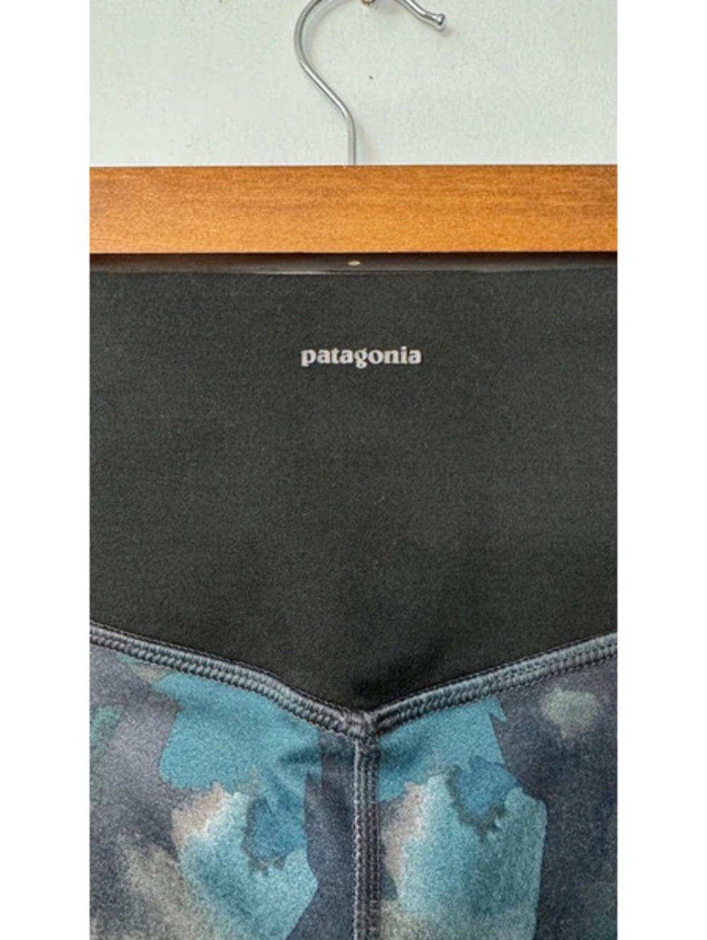 Patagonia Centered Blue Crop Leggings Size Medium - Picture 3 of 5